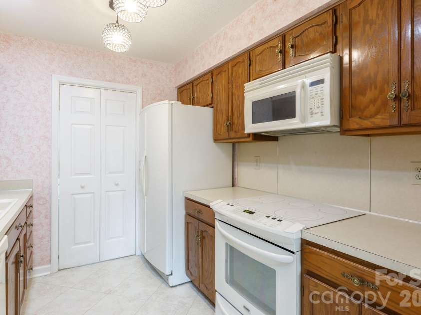 968 Cranberry Circle, Fort Mill, SC 29715.  MLS# CAR4354680, YatesRealty ID 9838. 