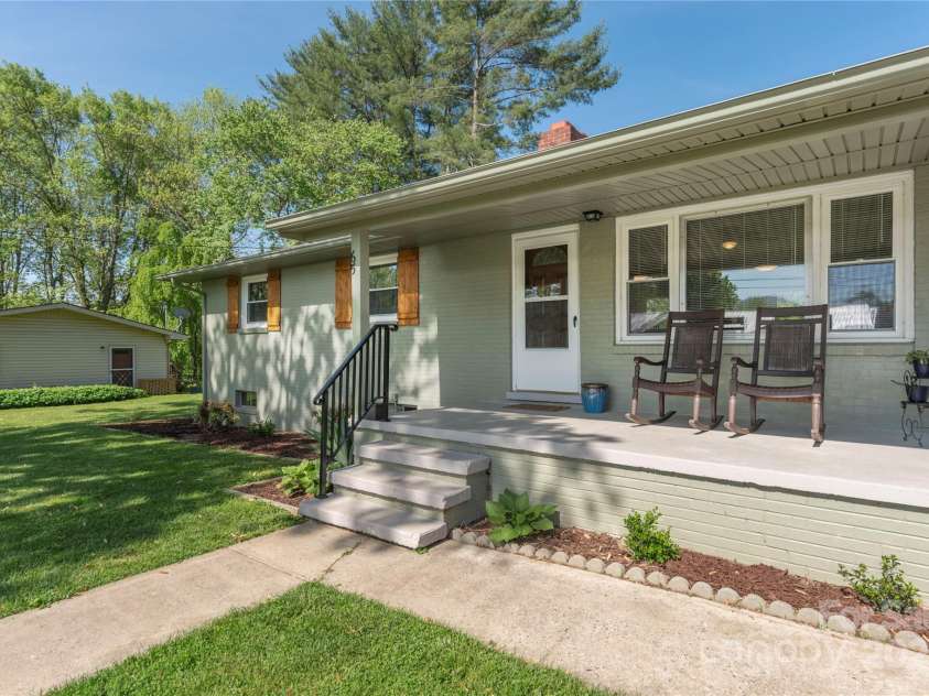 65 Lakeview Street, Clyde, NC 28721.  MLS# CAR4326737, YatesRealty ID 9839. 