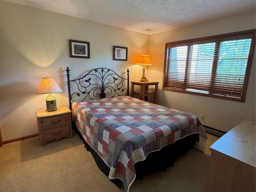 175 Ridgeview Road, Sugar Mountain, NC 28604.  MLS# CAR4300479, YatesRealty ID 984. 