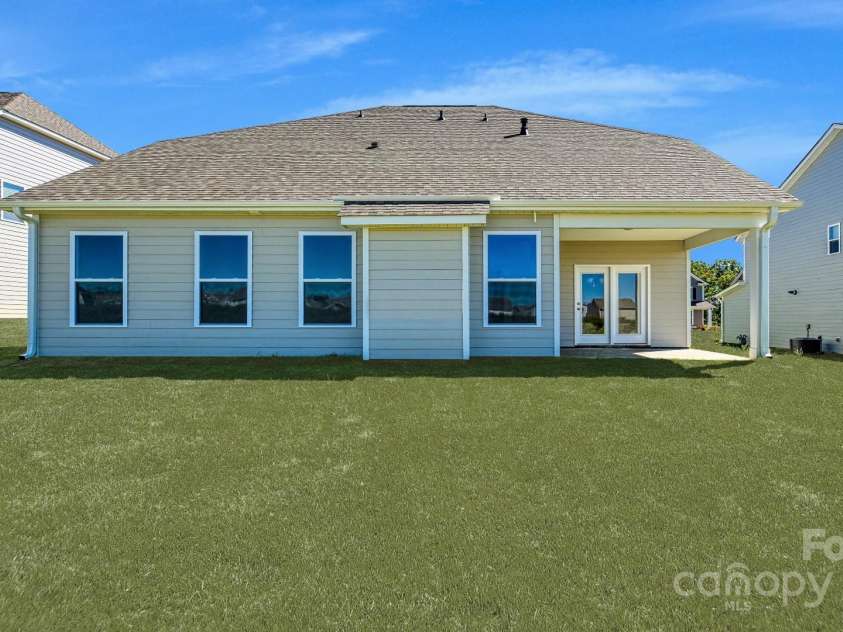 61 Silverthorne Court, Hendersonville, NC 28792.  MLS# CAR4214273, YatesRealty ID 984. 