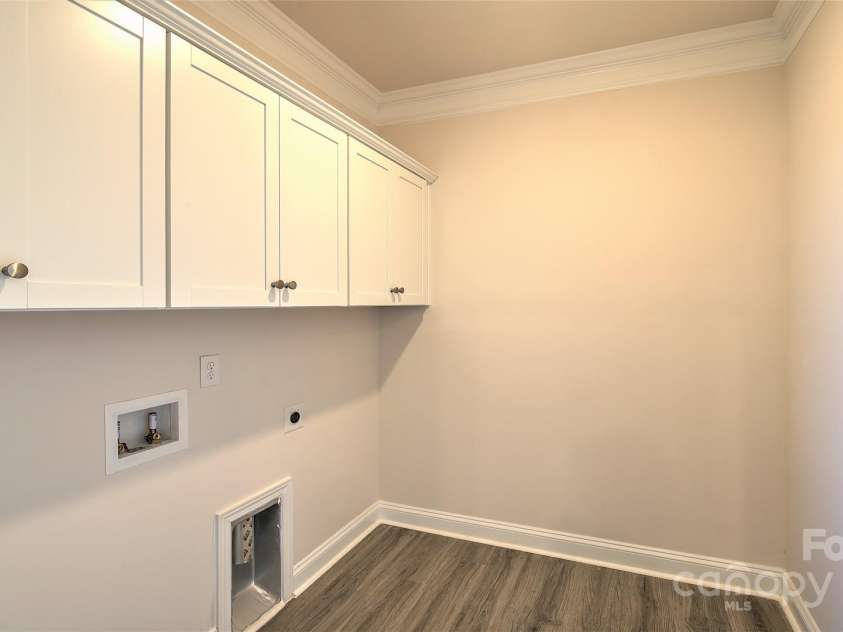 61 Silverthorne Court, Hendersonville, NC 28792.  MLS# CAR4214273, YatesRealty ID 984. 