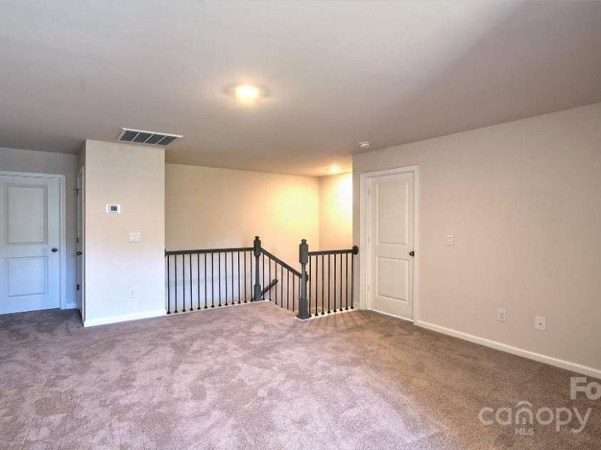 61 Silverthorne Court, Hendersonville, NC 28792.  MLS# CAR4214273, YatesRealty ID 984. 