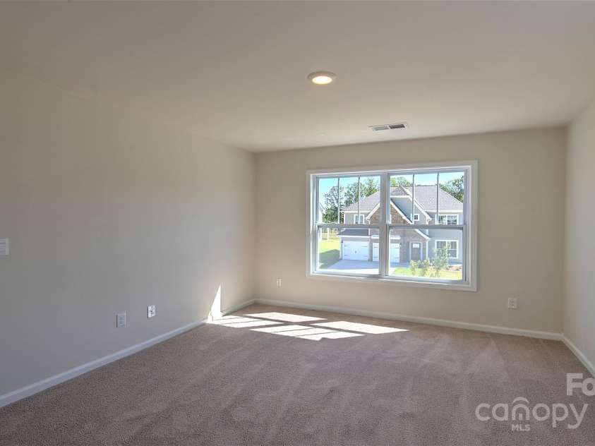 61 Silverthorne Court, Hendersonville, NC 28792.  MLS# CAR4214273, YatesRealty ID 984. 