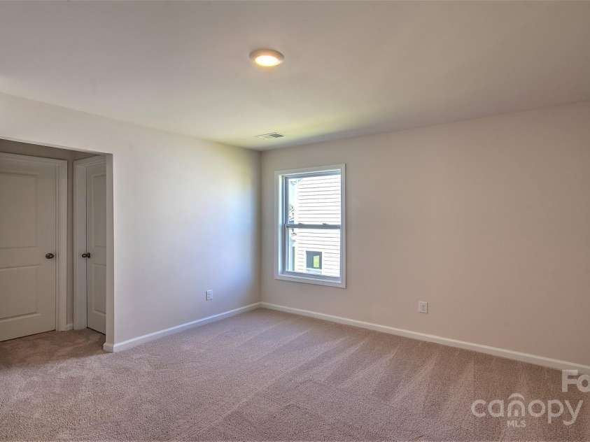 61 Silverthorne Court, Hendersonville, NC 28792.  MLS# CAR4214273, YatesRealty ID 984. 