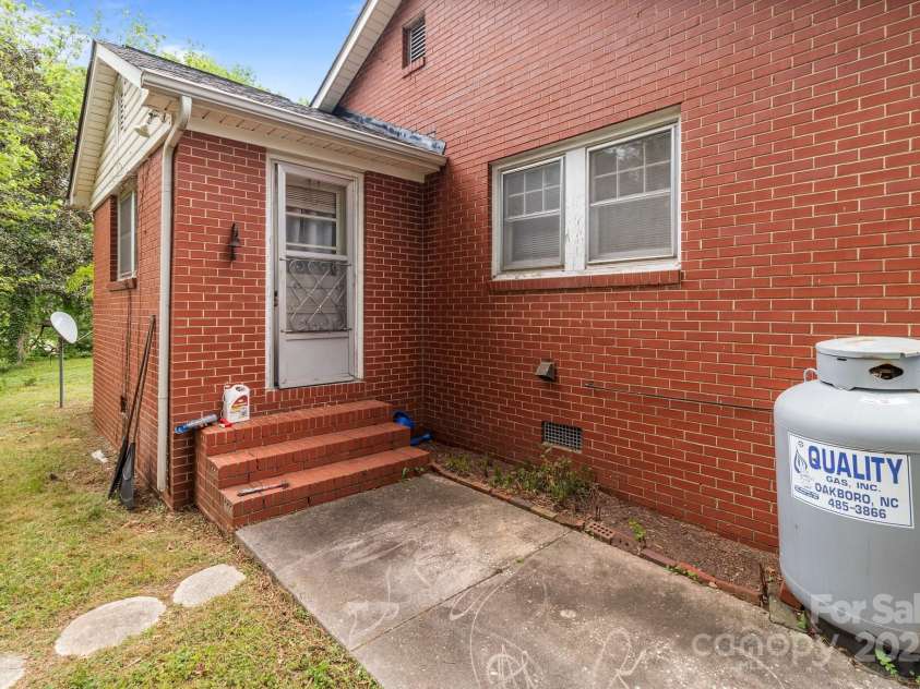 1233 Cannon Avenue, Albemarle, NC 28001.  MLS# CAR4253648, YatesRealty ID 9840. 