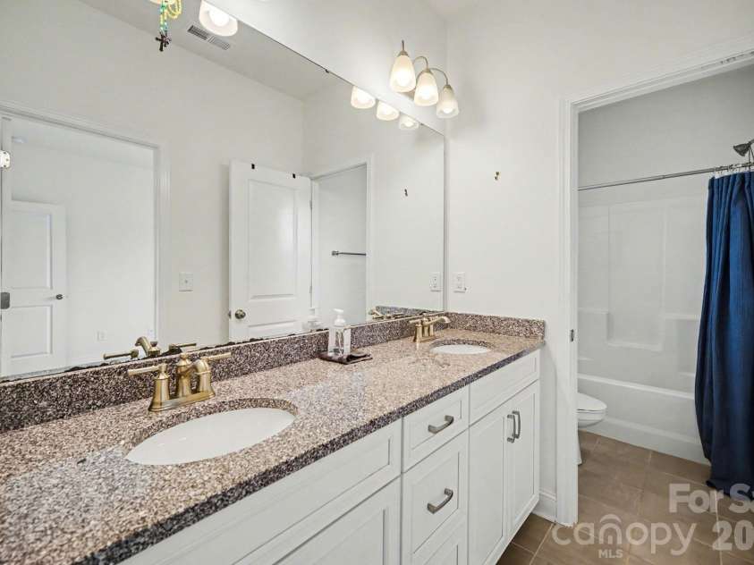 7200 Irongate Drive, Lancaster, SC 29720.  MLS# CAR4341310, YatesRealty ID 9842. Second Floor Bathroom 2