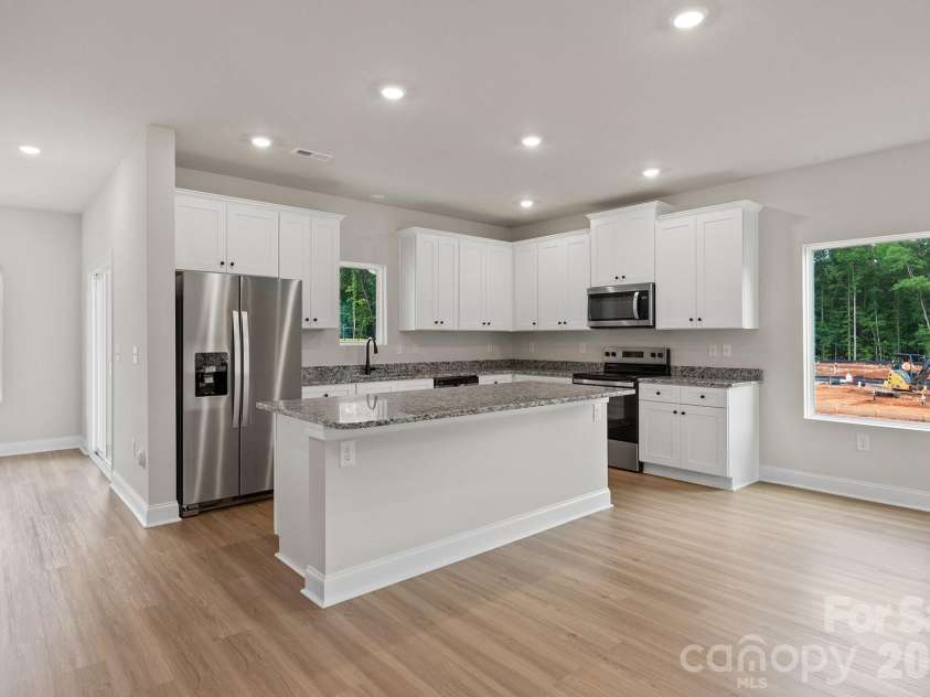 6734 Fairford Drive, Charlotte, NC 28215.  MLS# CAR4349040, YatesRealty ID 9844. 
