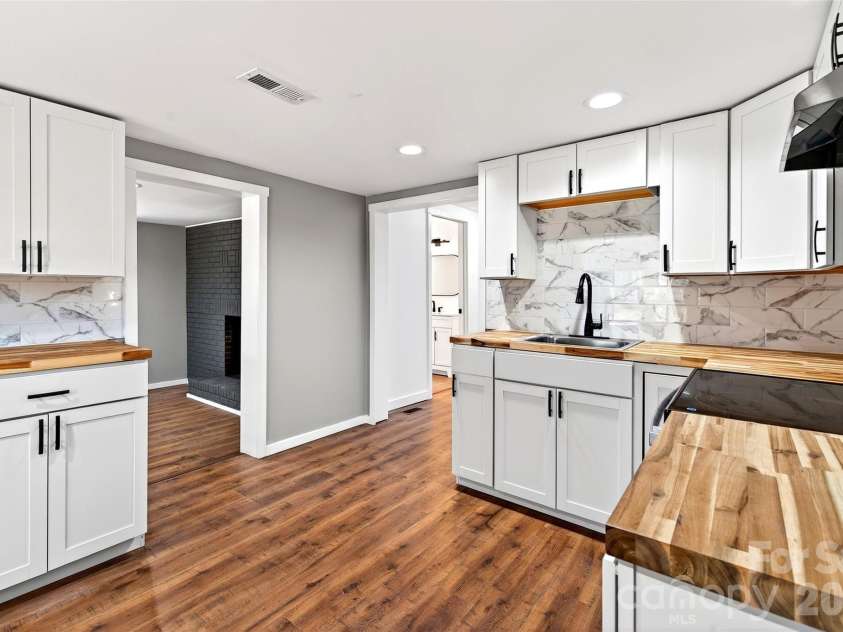 90 Ebenezer Road, Old Fort, NC 28762.  MLS# CAR4351038, YatesRealty ID 9846. Remodeled Kitchen with all new updates! 