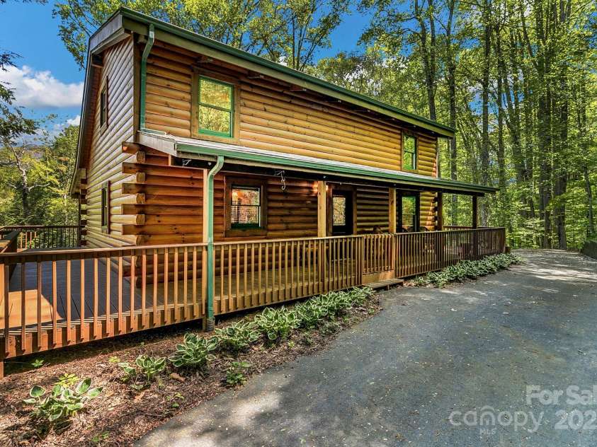 41 Log Cabin Drive, Maggie Valley, NC 28751.  MLS# CAR4252970, YatesRealty ID 9849. 