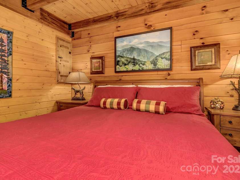 41 Log Cabin Drive, Maggie Valley, NC 28751.  MLS# CAR4252970, YatesRealty ID 9849. 