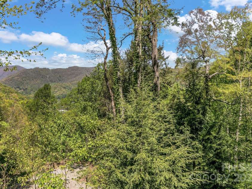 41 Log Cabin Drive, Maggie Valley, NC 28751.  MLS# CAR4252970, YatesRealty ID 9849. 