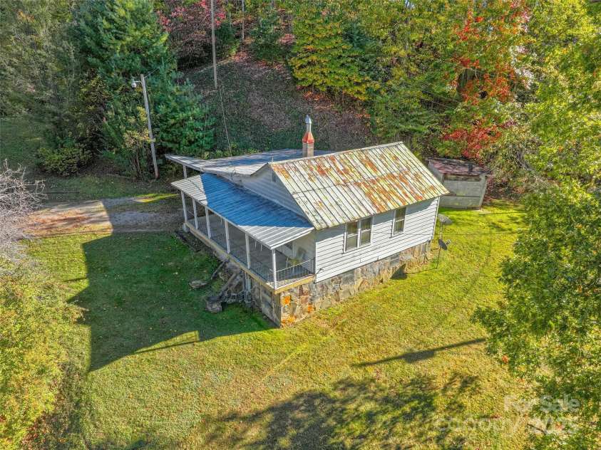 200 Church Road, Burnsville, NC 28714.  MLS# CAR4315278, YatesRealty ID 985. 