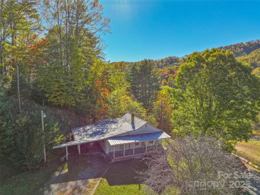 200 Church Road, Burnsville, NC 28714.  MLS# CAR4315278, YatesRealty ID 985. 