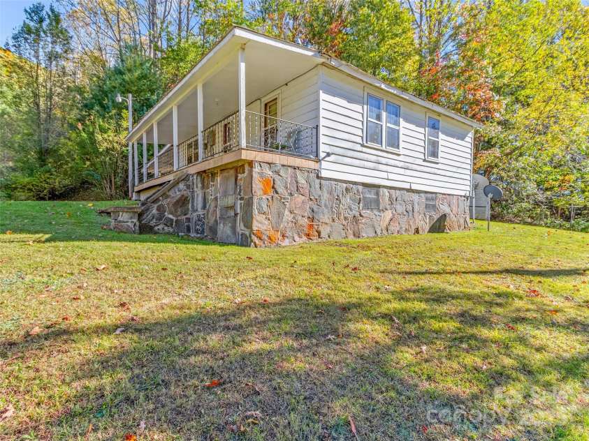 200 Church Road, Burnsville, NC 28714.  MLS# CAR4315278, YatesRealty ID 985. 