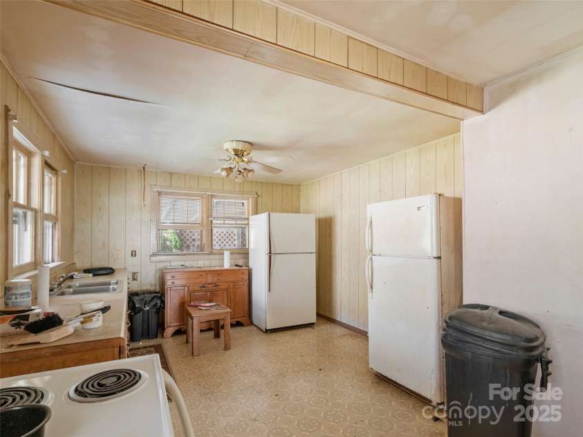 200 Church Road, Burnsville, NC 28714.  MLS# CAR4315278, YatesRealty ID 985. 