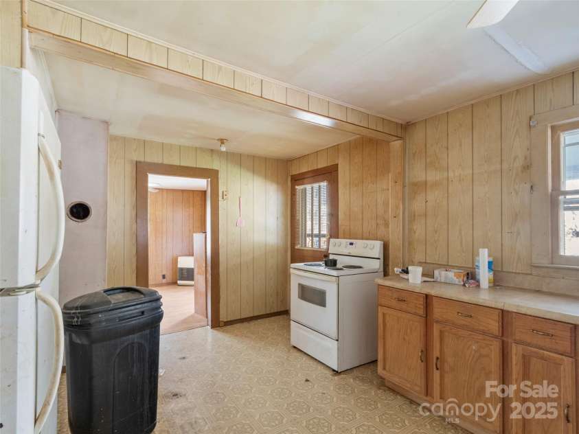 200 Church Road, Burnsville, NC 28714.  MLS# CAR4315278, YatesRealty ID 985. 