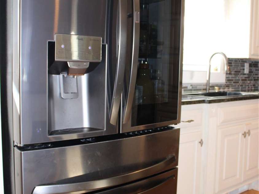 386 Morris Road, Brevard, NC 28712.  MLS# CAR4202834, YatesRealty ID 985. Large Refrigerator