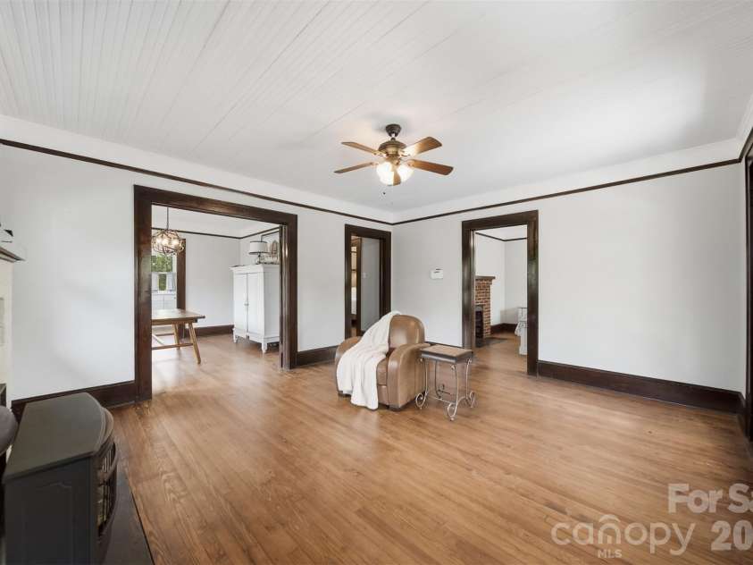 201 East Avenue, Morganton, NC 28655.  MLS# CAR4362389, YatesRealty ID 9850. 