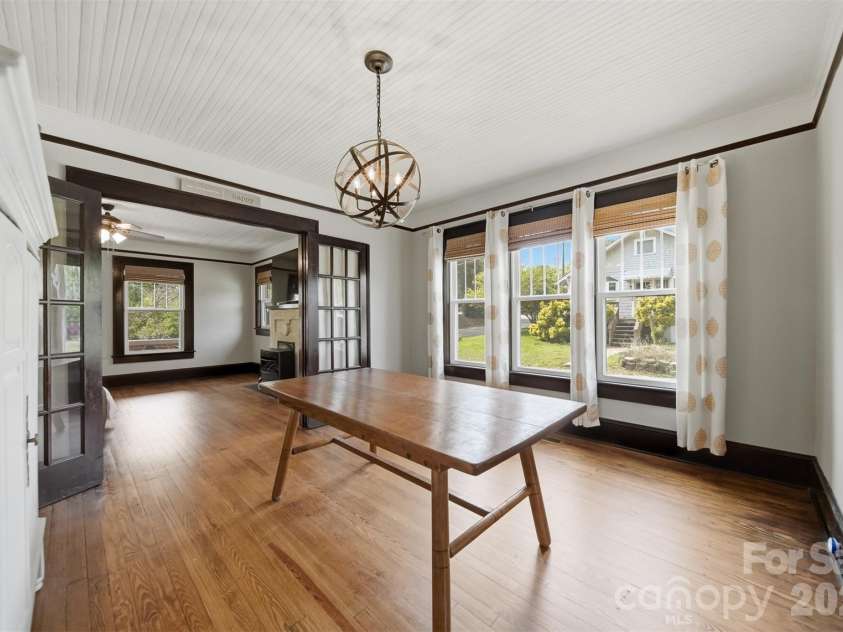 201 East Avenue, Morganton, NC 28655.  MLS# CAR4362389, YatesRealty ID 9850. 