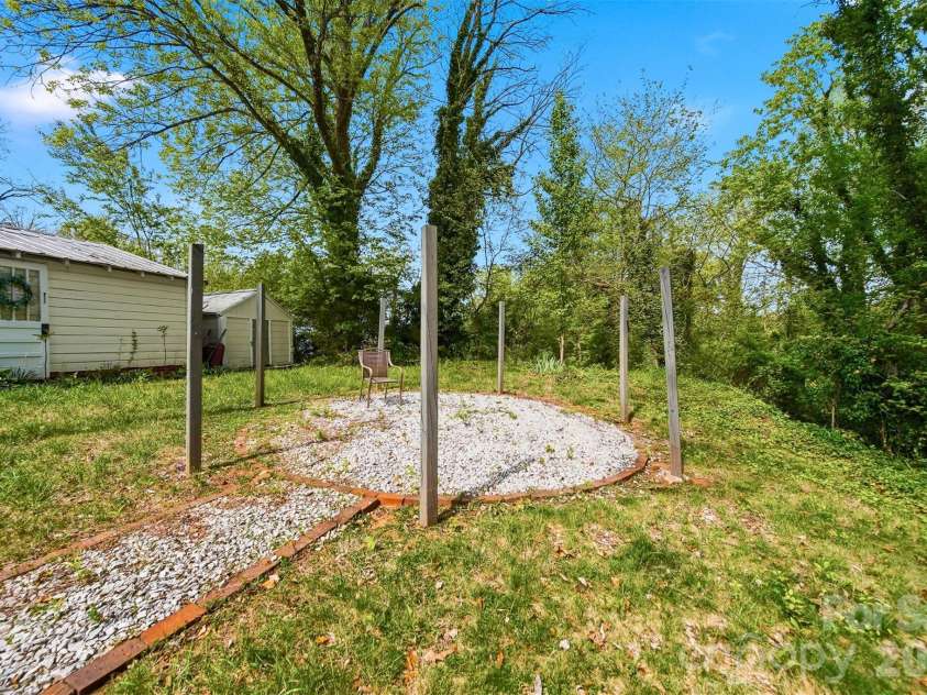 201 East Avenue, Morganton, NC 28655.  MLS# CAR4362389, YatesRealty ID 9850. 