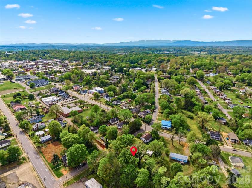 201 East Avenue, Morganton, NC 28655.  MLS# CAR4362389, YatesRealty ID 9850. 
