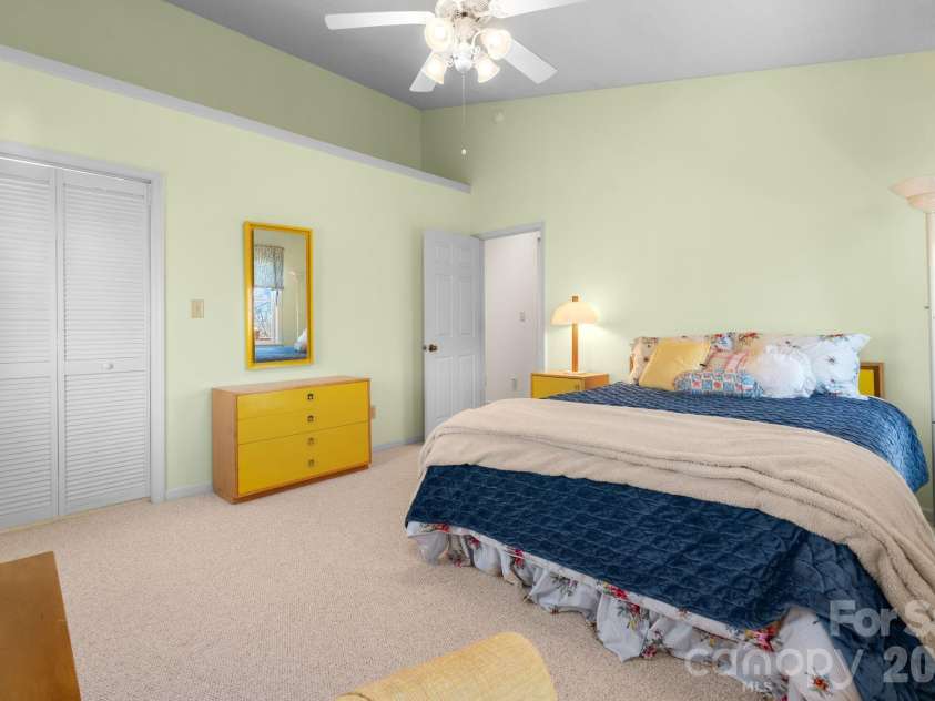114 Little Sugar Lane, Sugar Mountain, NC 28604.  MLS# CAR4364109, YatesRealty ID 9852. 
