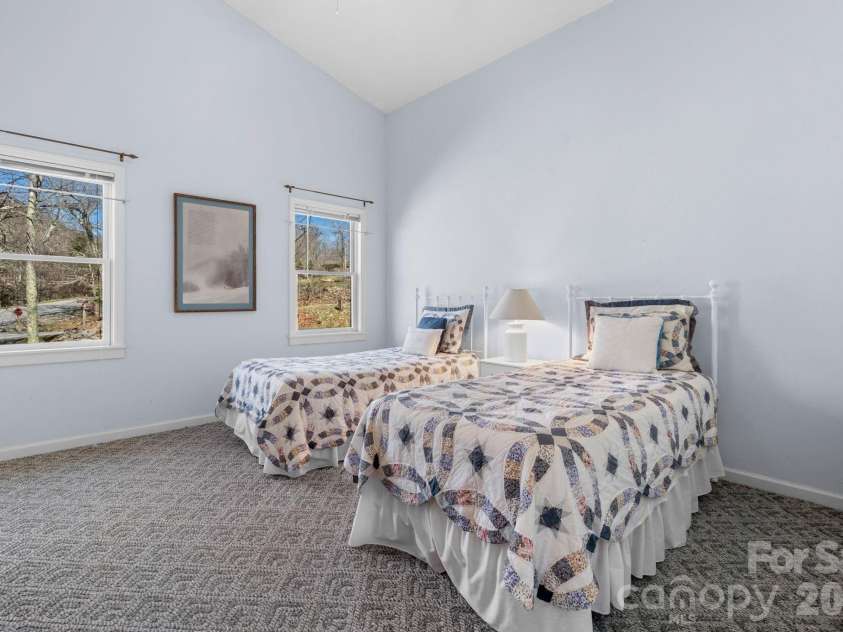 114 Little Sugar Lane, Sugar Mountain, NC 28604.  MLS# CAR4364109, YatesRealty ID 9852. 