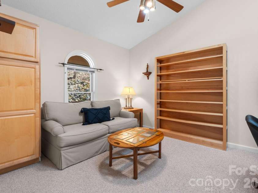 114 Little Sugar Lane, Sugar Mountain, NC 28604.  MLS# CAR4364109, YatesRealty ID 9852. 