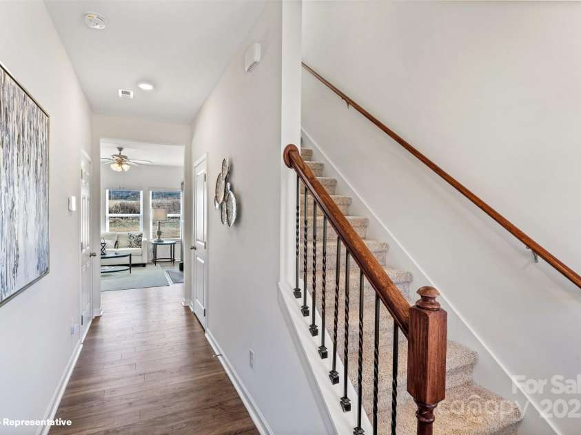 502 13th Avenue Drive, Hickory, NC 28601.  MLS# CAR4254209, YatesRealty ID 9852. 