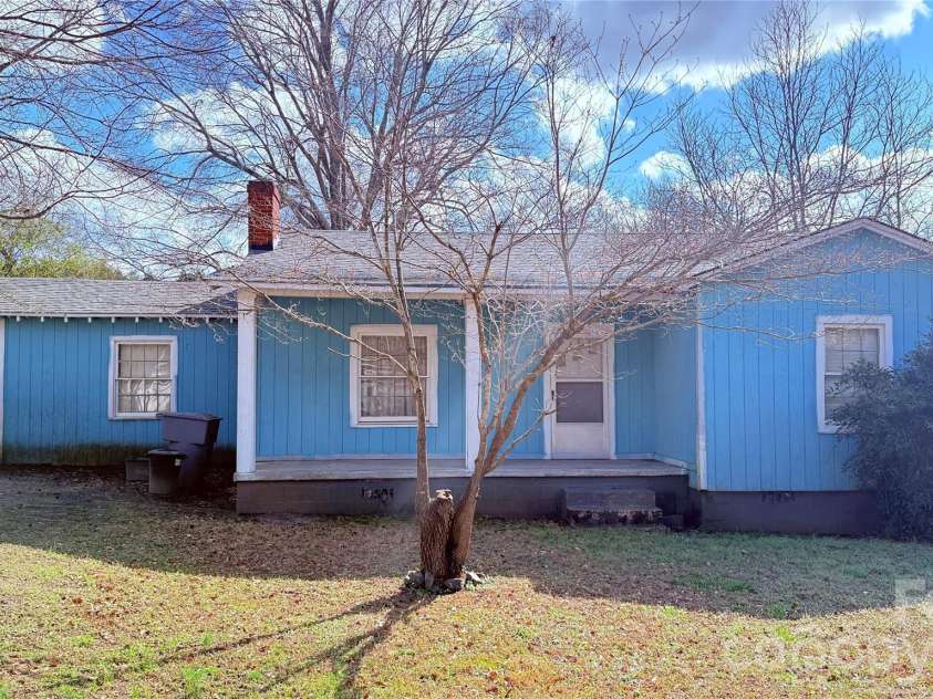 110 Maple Street, Clover, SC 29710.  MLS# CAR4353774, YatesRealty ID 9855. 