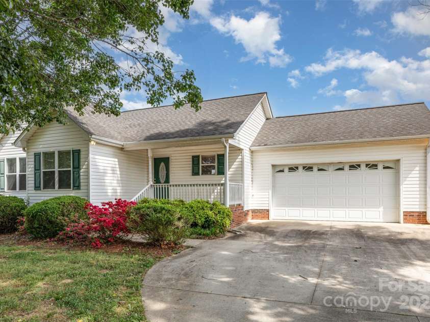 4751 Kemp Dellinger Road, Maiden, NC 28650.  MLS# CAR4254221, YatesRealty ID 9856. 