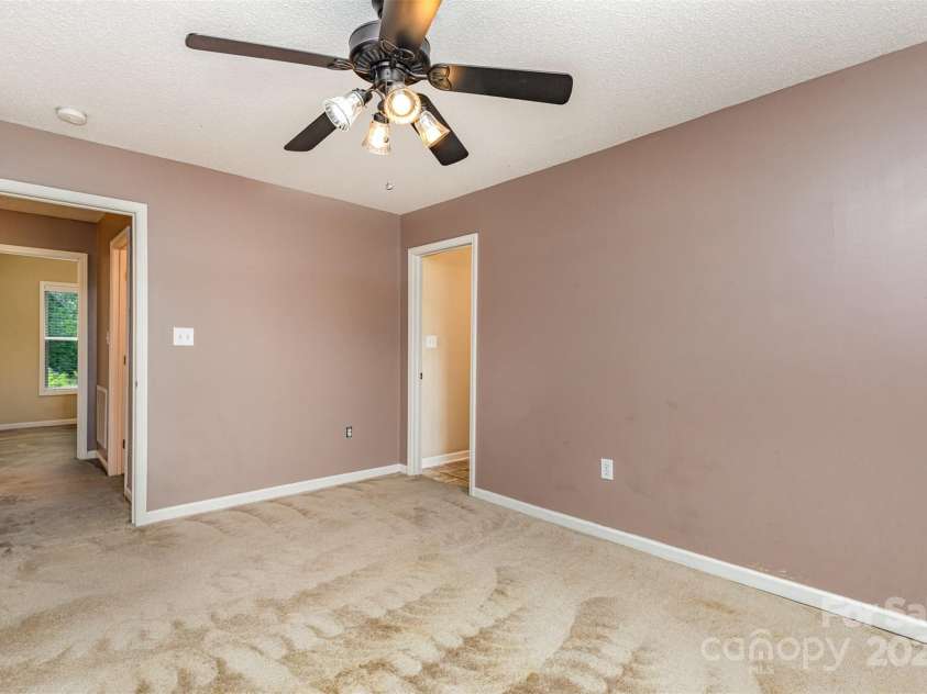 4751 Kemp Dellinger Road, Maiden, NC 28650.  MLS# CAR4254221, YatesRealty ID 9856. 