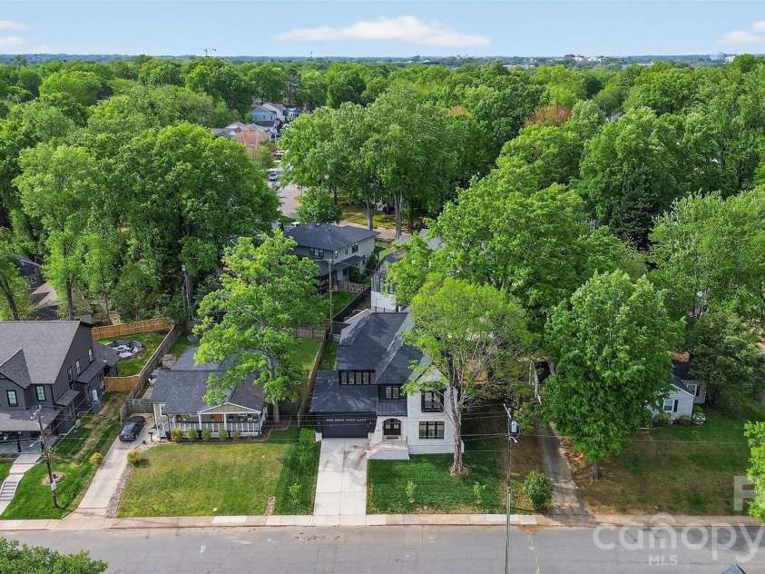 910 Everett Place, Charlotte, NC 28205.  MLS# CAR4365296, YatesRealty ID 9856. 