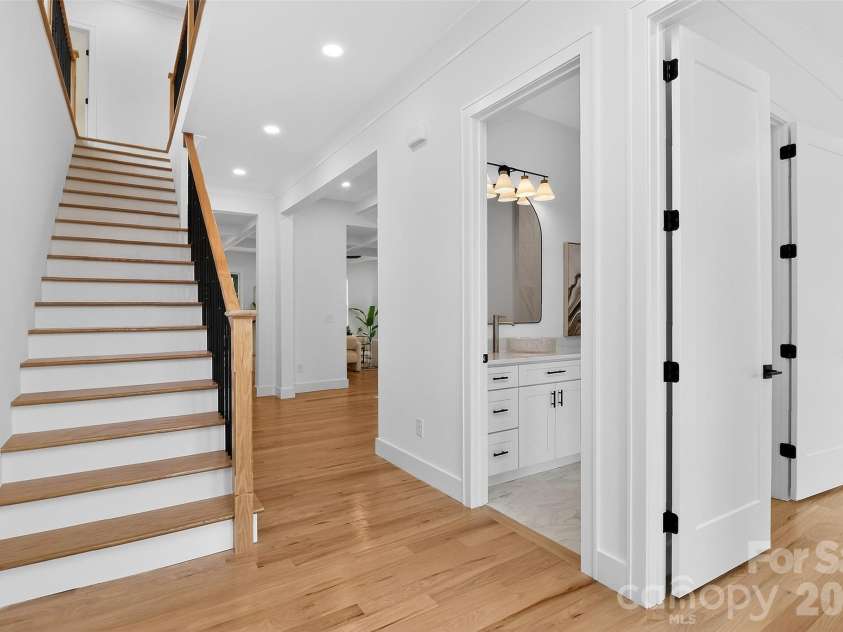 910 Everett Place, Charlotte, NC 28205.  MLS# CAR4365296, YatesRealty ID 9856. 