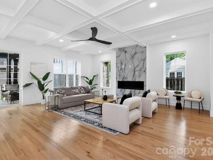 910 Everett Place, Charlotte, NC 28205.  MLS# CAR4365296, YatesRealty ID 9856. 