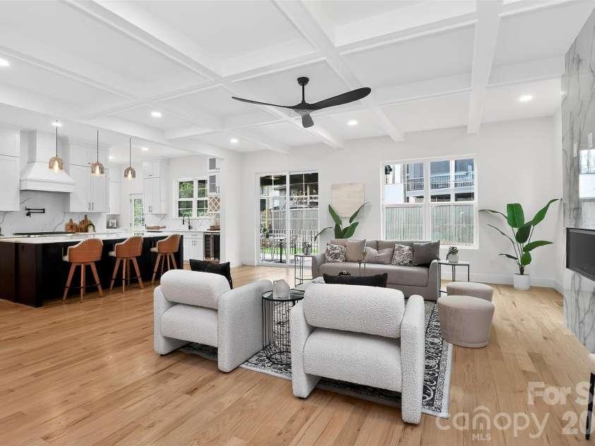 910 Everett Place, Charlotte, NC 28205.  MLS# CAR4365296, YatesRealty ID 9856. 