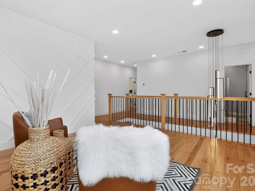 910 Everett Place, Charlotte, NC 28205.  MLS# CAR4365296, YatesRealty ID 9856. 