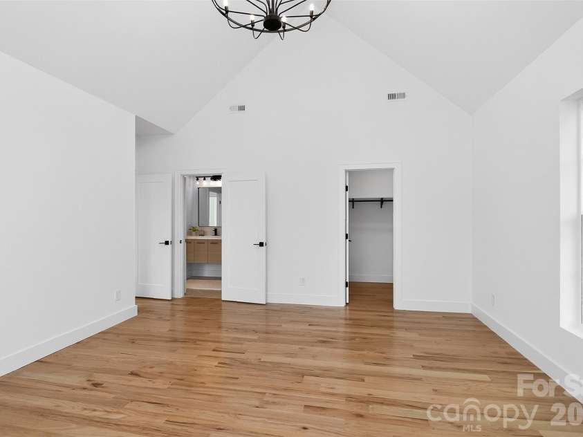 910 Everett Place, Charlotte, NC 28205.  MLS# CAR4365296, YatesRealty ID 9856. 
