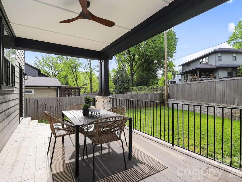 910 Everett Place, Charlotte, NC 28205.  MLS# CAR4365296, YatesRealty ID 9856. 