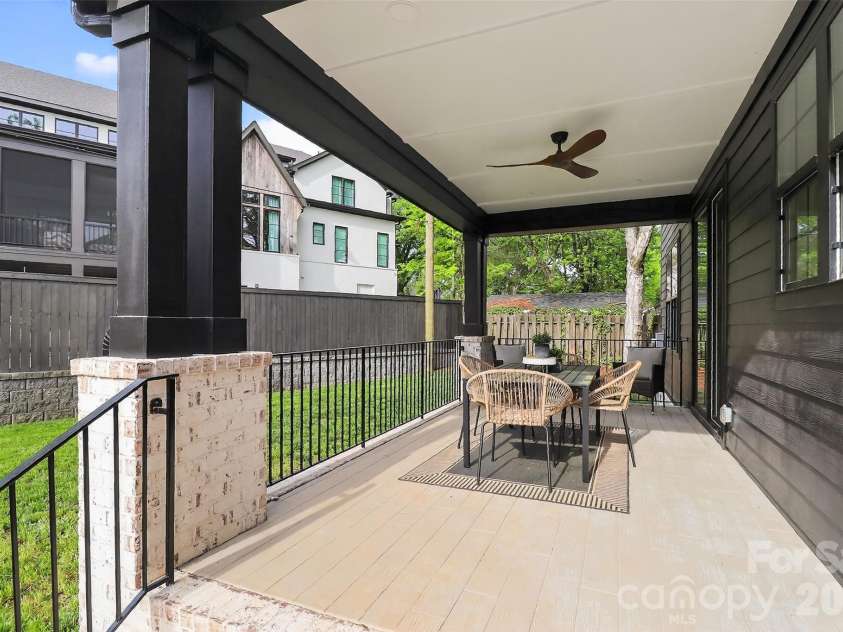 910 Everett Place, Charlotte, NC 28205.  MLS# CAR4365296, YatesRealty ID 9856. 