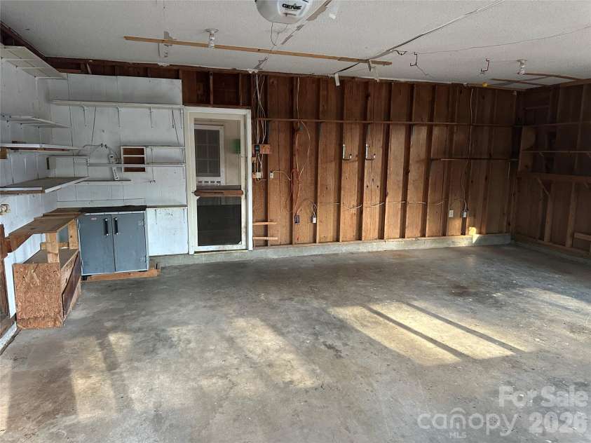 129 Ridgecrest Avenue, Marble, NC 28905.  MLS# CAR4352197, YatesRealty ID 9858. Garage