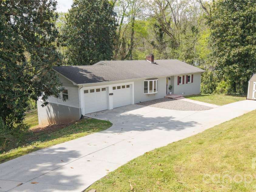 414 Patton Street, Morganton, NC 28655.  MLS# CAR4367437, YatesRealty ID 9859. 