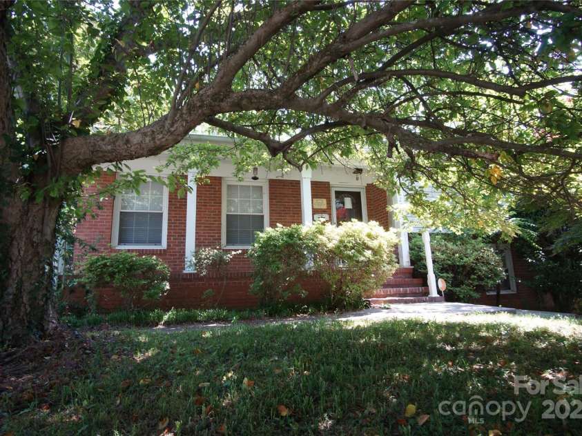 5127 Murrayhill Road, Charlotte, NC 28210.  MLS# CAR4254016, YatesRealty ID 9859. 