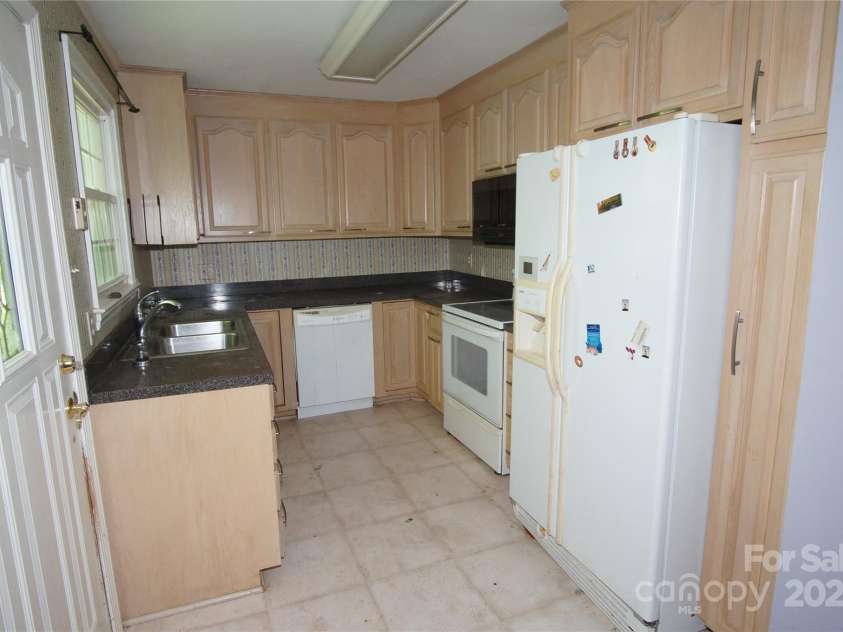 5127 Murrayhill Road, Charlotte, NC 28210.  MLS# CAR4254016, YatesRealty ID 9859. 