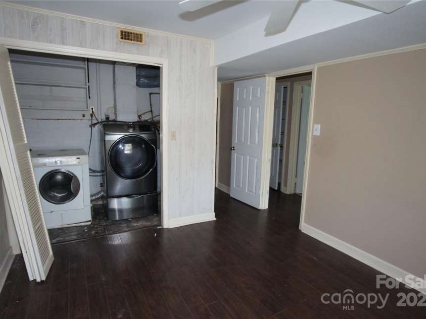 5127 Murrayhill Road, Charlotte, NC 28210.  MLS# CAR4254016, YatesRealty ID 9859. 