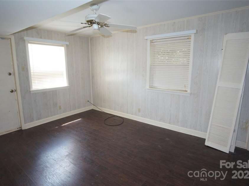 5127 Murrayhill Road, Charlotte, NC 28210.  MLS# CAR4254016, YatesRealty ID 9859. 