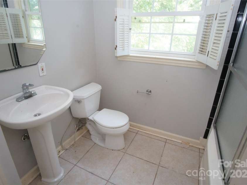 5127 Murrayhill Road, Charlotte, NC 28210.  MLS# CAR4254016, YatesRealty ID 9859. 