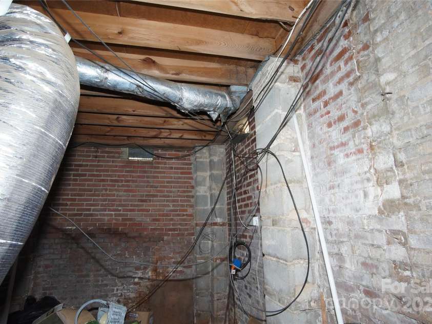 5127 Murrayhill Road, Charlotte, NC 28210.  MLS# CAR4254016, YatesRealty ID 9859. 