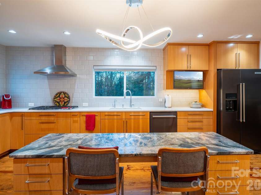1330 Cedar Lane, Charlotte, NC 28226.  MLS# CAR4326015, YatesRealty ID 986. 