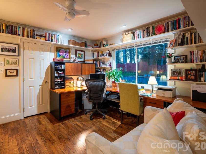 1330 Cedar Lane, Charlotte, NC 28226.  MLS# CAR4326015, YatesRealty ID 986. 